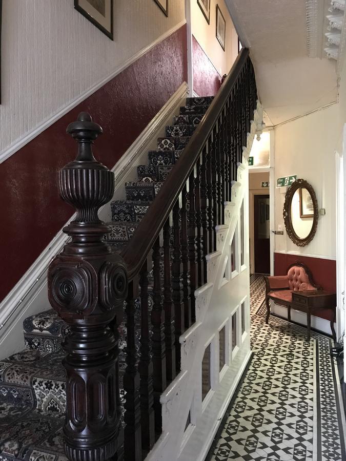 144 Cathedral Road Hotel Cardiff Exterior foto